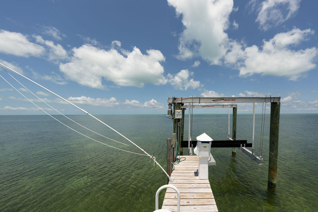 58121 Morton Street Marathon, FL 33050 - Photo 11 of 93 13,000 lb boat lift