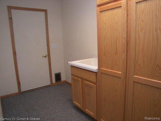 46750 Harris Road Belleville, MI 48111 - Photo 15 of 18 mud room