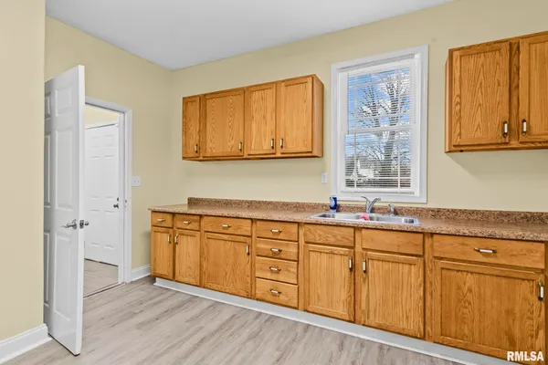 $129,900 | 631 West Edwards Street, Springfield, IL 62704