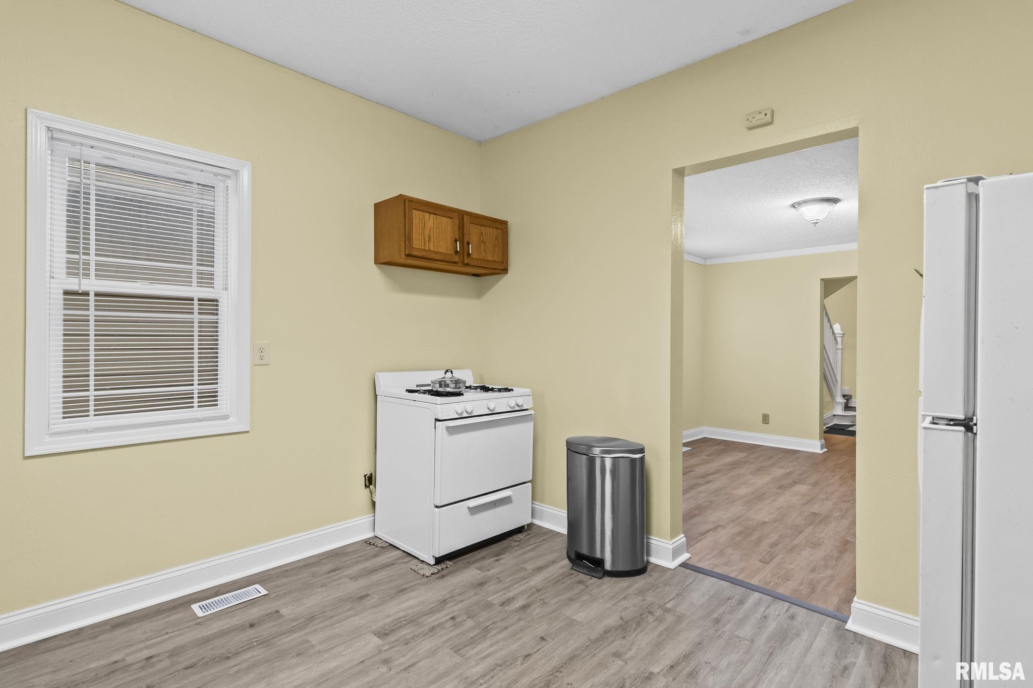 631 West Edwards Street Springfield, IL 62704 - Photo 10 of 34