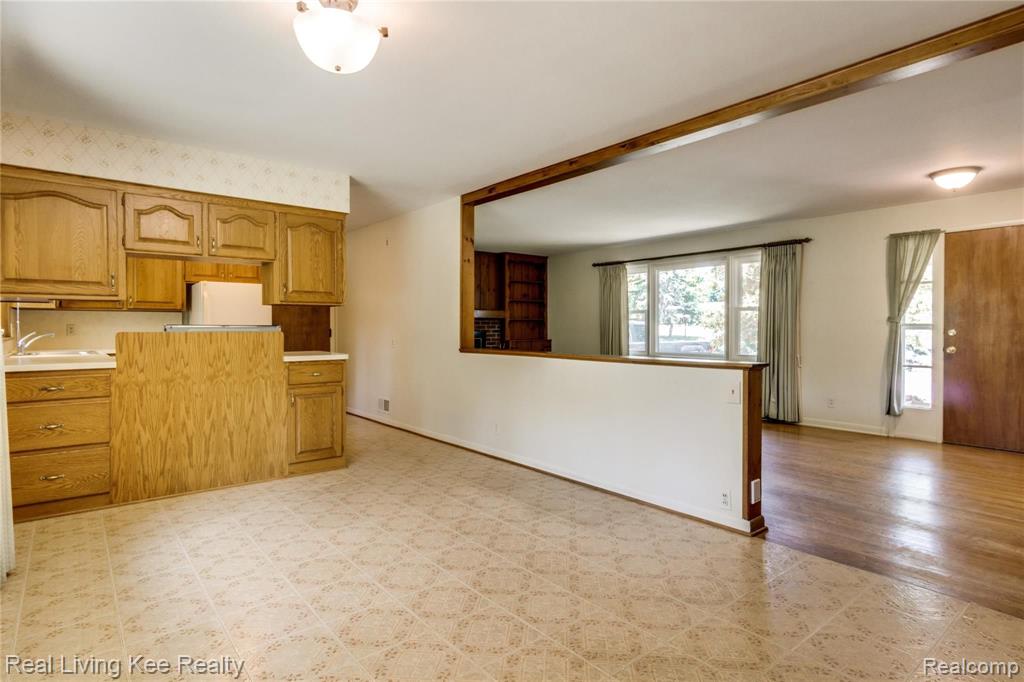 2361 Oklahoma Avenue Rochester Hills, MI 48309 - Photo 18 of 45