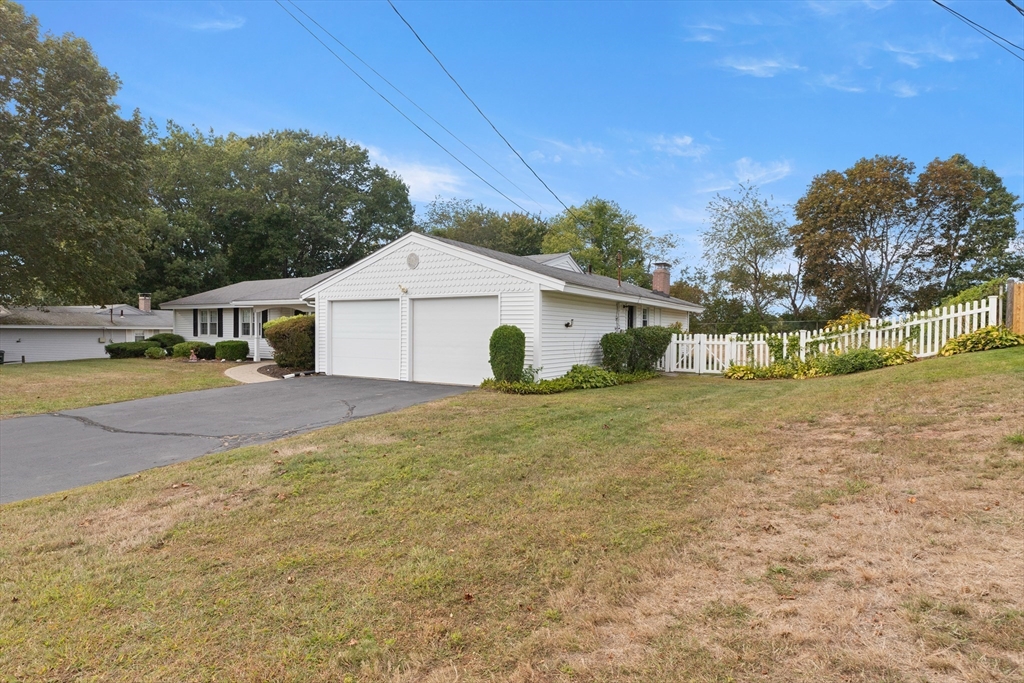 12 Cornell Road Danvers, MA 01923 - Photo 3 of 32