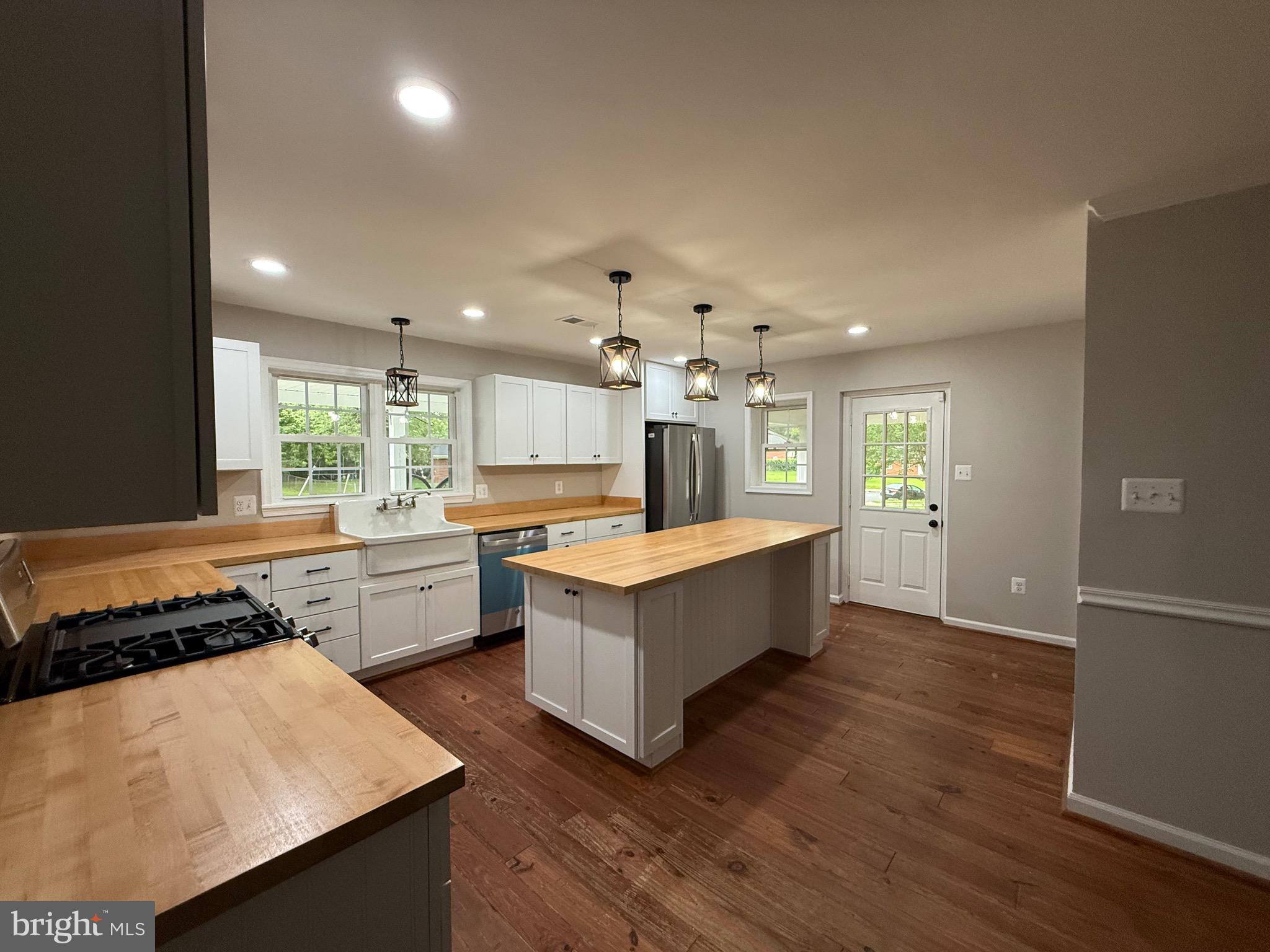 7412 Axton Street Springfield, VA 22151 - Photo 8 of 50 Kitchen