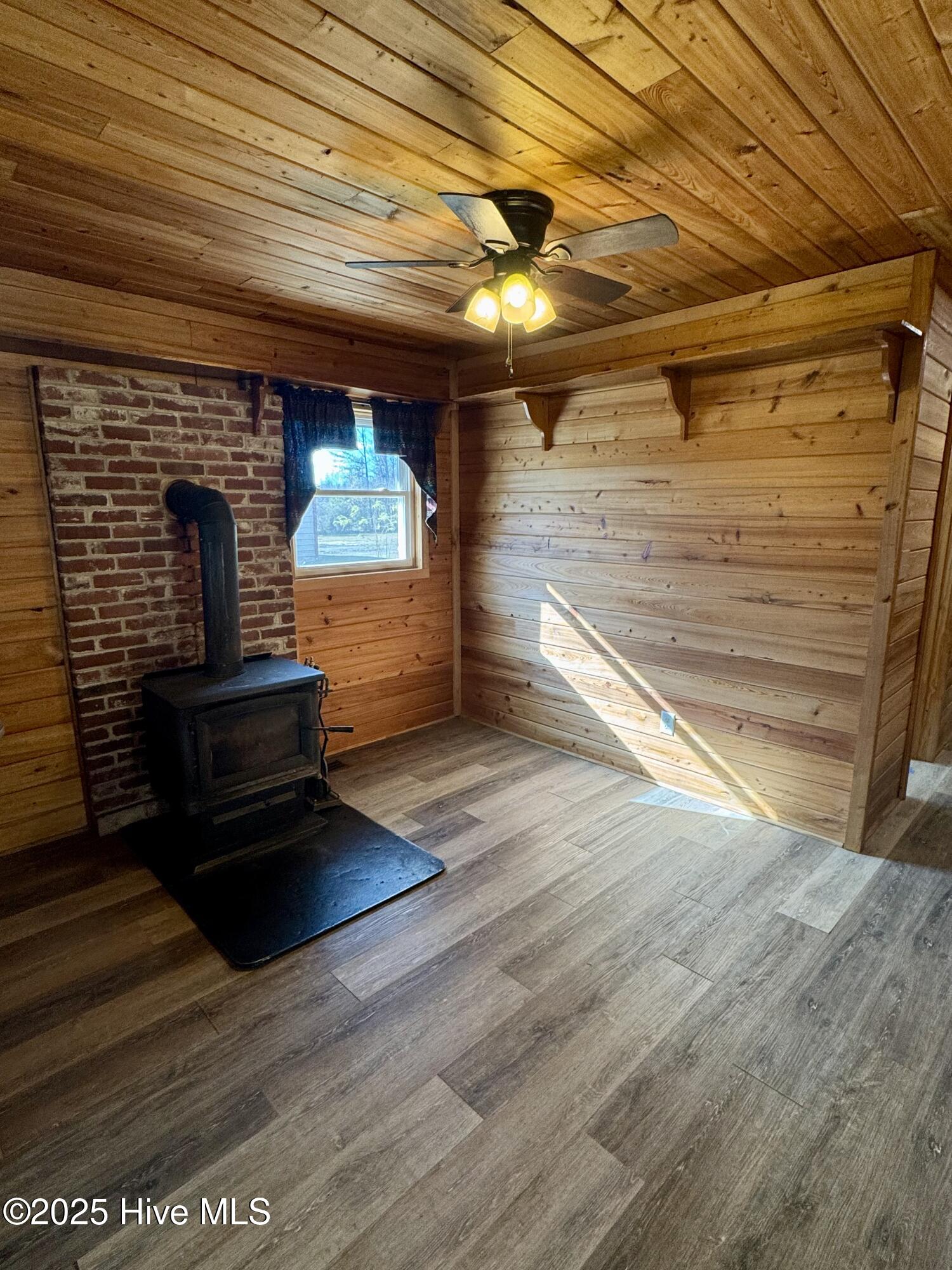 3211 Crooked Run Road Willard, NC 28478 - Photo 21 of 24 Dinette
