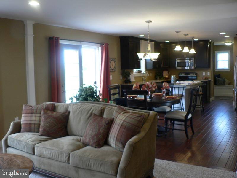 601 Frome Avenue, Unit 53 Lititz, PA 17543 - Photo 4 of 24
