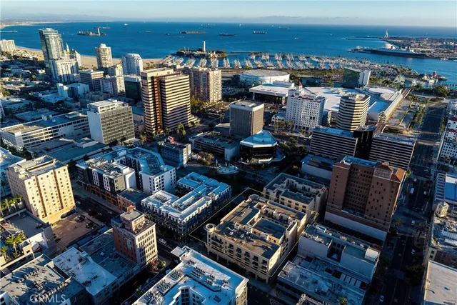 a picture of city view