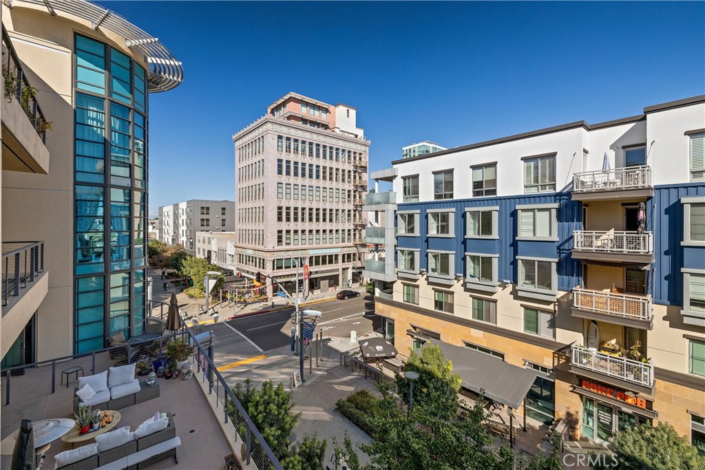 133 The Promenade North, Unit 426 Long Beach, CA 90802 - Photo 21 of 57 a view of a building with outdoor space