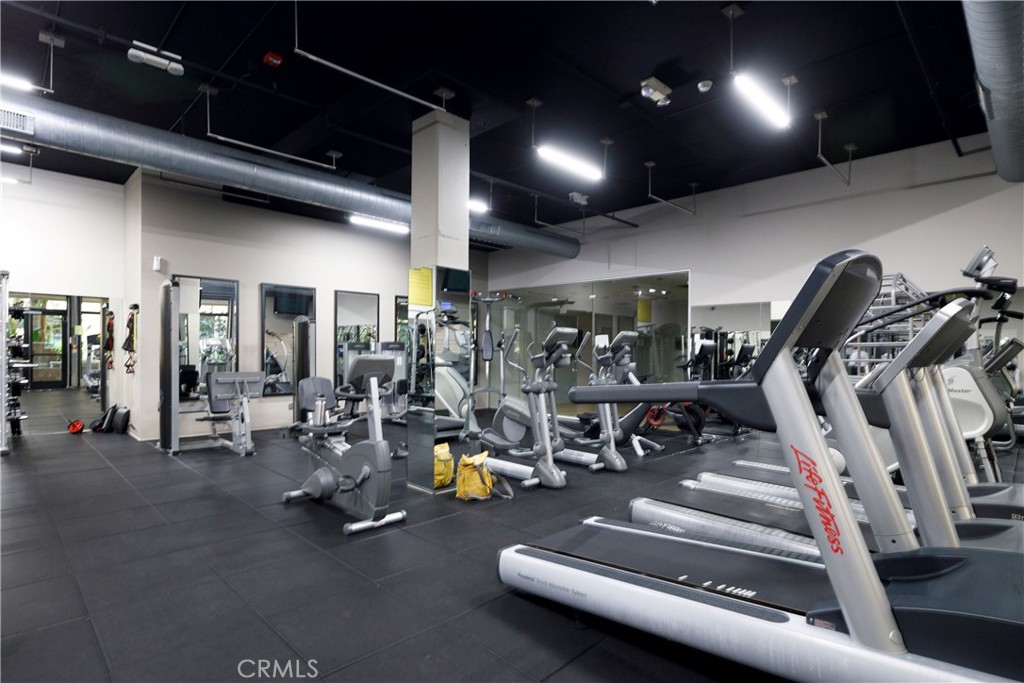 133 The Promenade North, Unit 426 Long Beach, CA 90802 - Photo 51 of 57 a view of a room with gym equipment