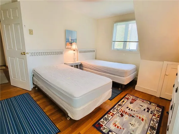 $2,200 | 152 Tuckerman Avenue, Unit 14, Middletown, RI 02842