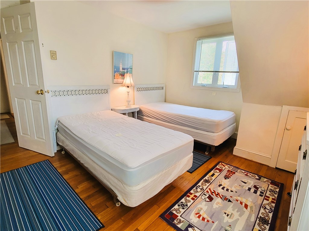 152 Tuckerman Avenue, Unit 14 Middletown, RI 02842 - Photo 10 of 15 Secondary bedroom - can have two twin beds or one king-sized bed
