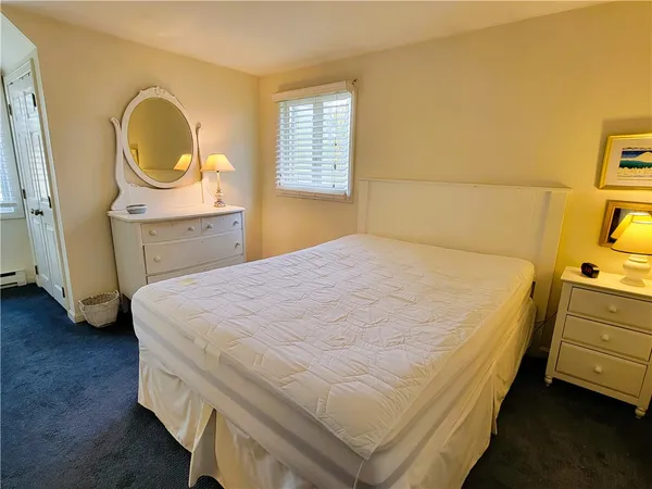 $2,200 | 152 Tuckerman Avenue, Unit 14, Middletown, RI 02842