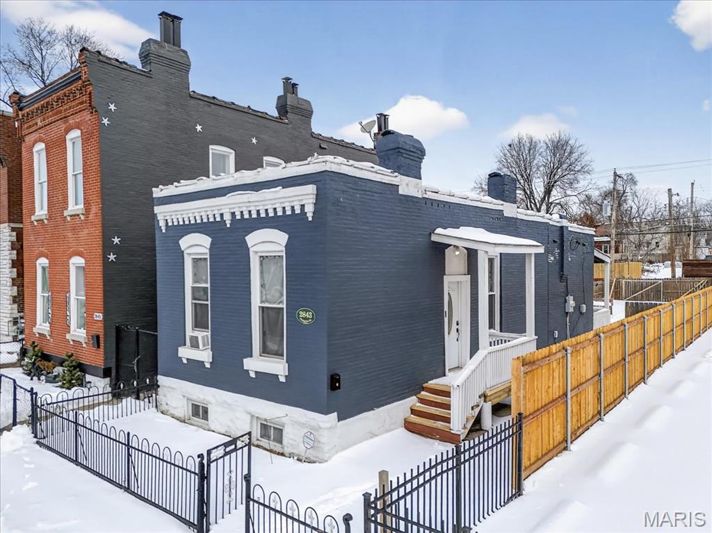 2843 Chippewa Street St. Louis, MO 63118 - Photo 2 of 21