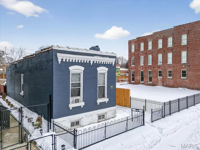 $115,000 | 2843 Chippewa Street, St. Louis, MO 63118