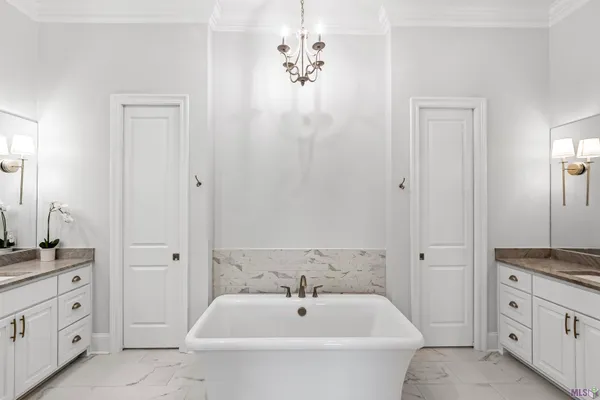 $675,000 | 36476 Royal Oak Drive, Prairieville, LA 70769