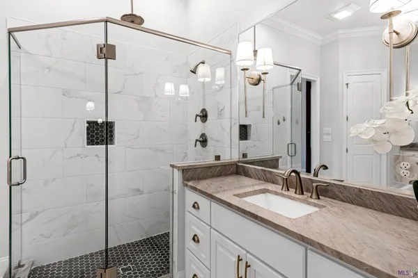 $675,000 | 36476 Royal Oak Drive, Prairieville, LA 70769