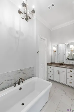 $675,000 | 36476 Royal Oak Drive, Prairieville, LA 70769