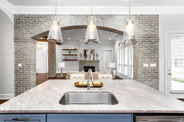 $675,000 | 36476 Royal Oak Drive, Prairieville, LA 70769