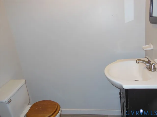 $265,900 | 734 South Hyannis Drive, Chesterfield, VA 23236