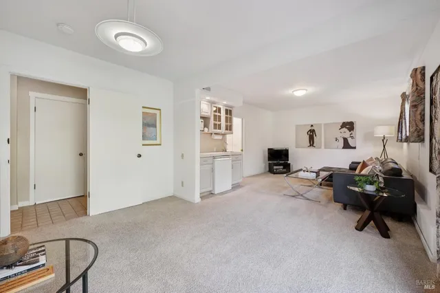 $1,750,000 | 11 Badger Court, Novato, CA 94949