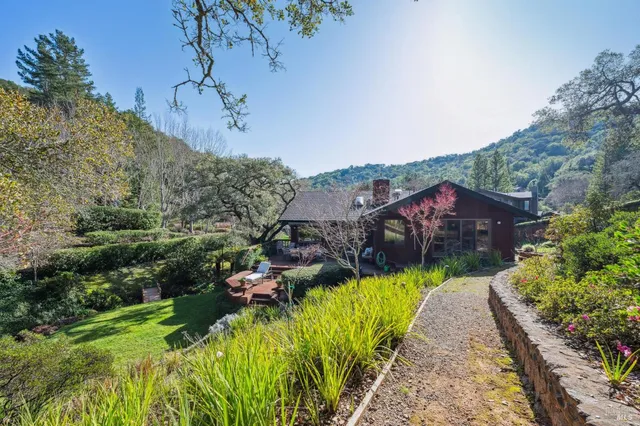 $1,750,000 | 11 Badger Court, Novato, CA 94949