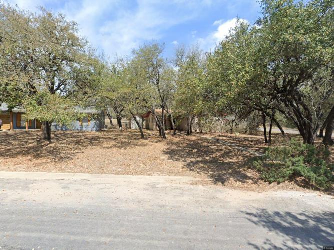 400 Wedgewood Way Devine, TX 78016 - Photo 1 of 1