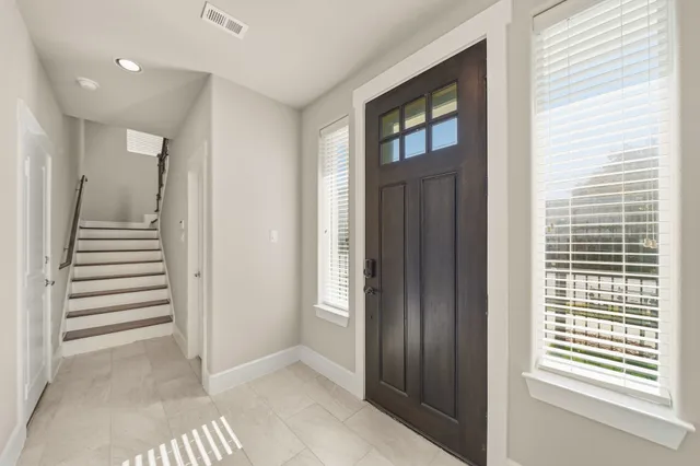 $470,000 | 882 Wakefield Drive, Unit C, Houston, TX 77018