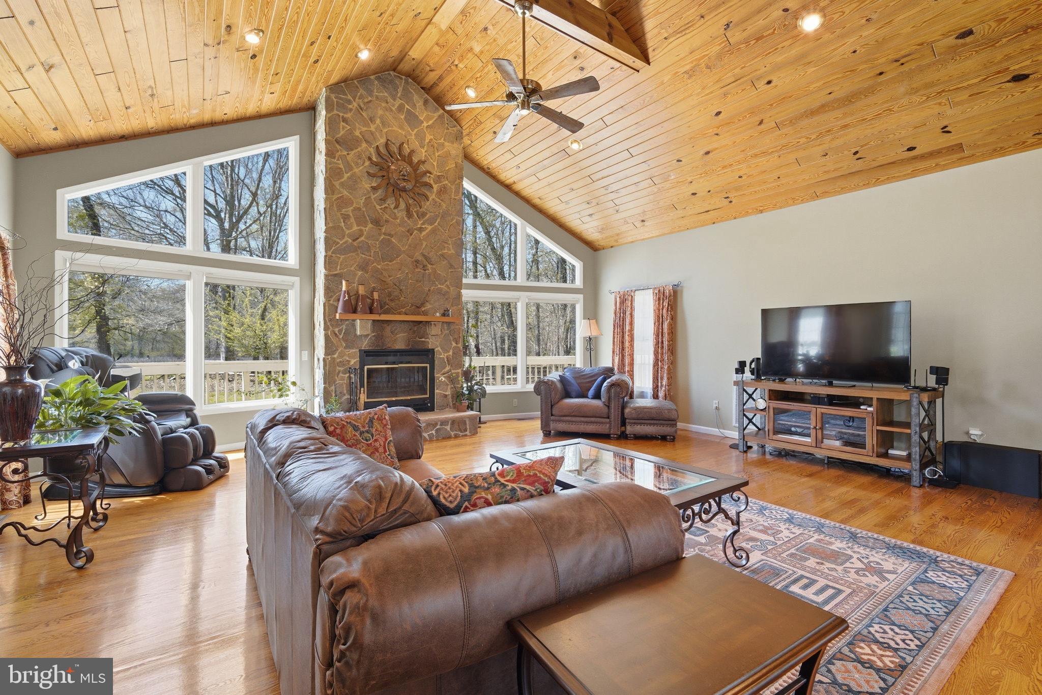 930 Spaniard Neck Road Centreville, MD 21617 - Photo 25 of 91 Spacious living room with nature views.