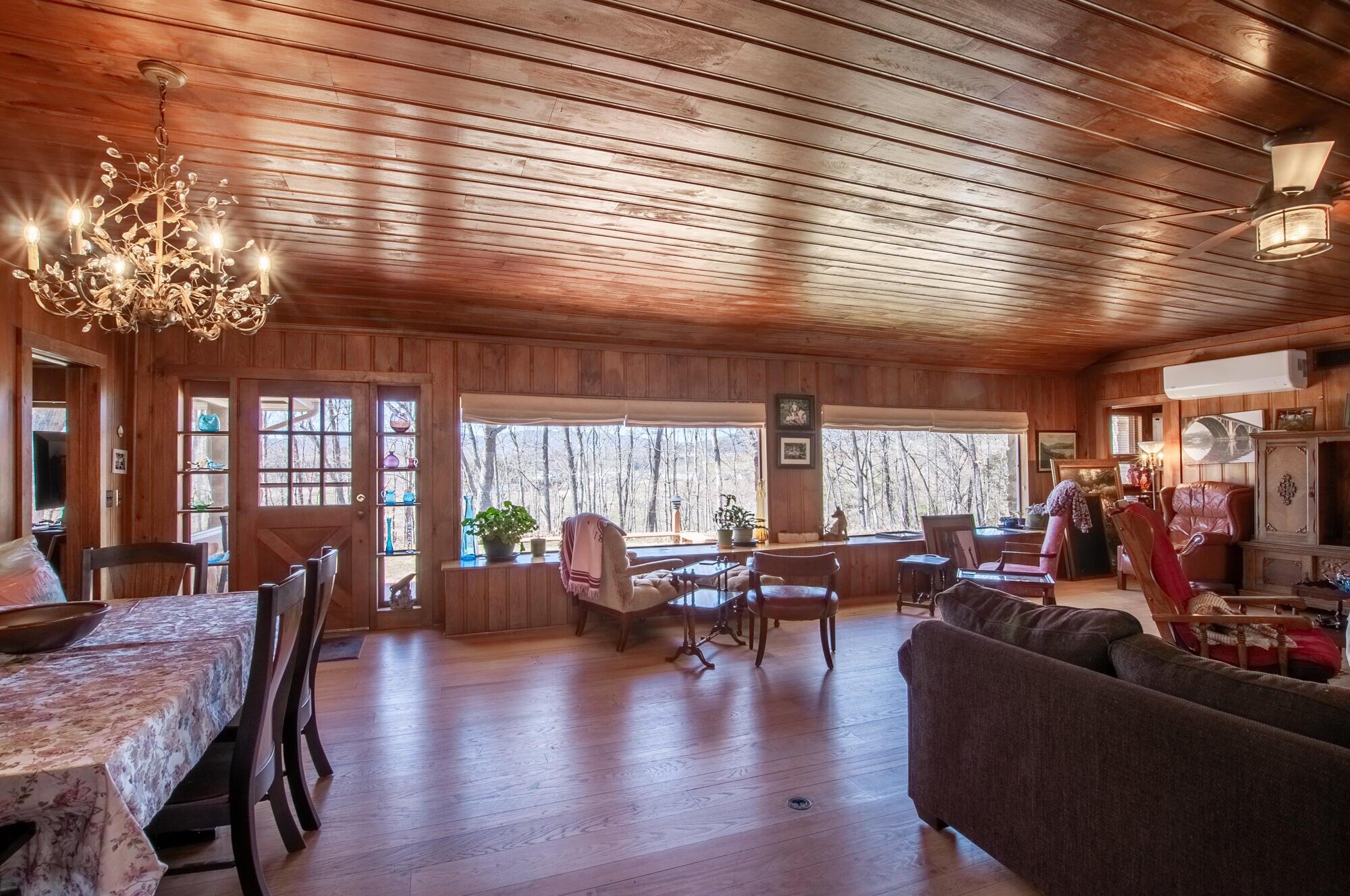386 Fredericksburg Road Lexington, VA 24450 - Photo 71 of 72 a living room with furniture