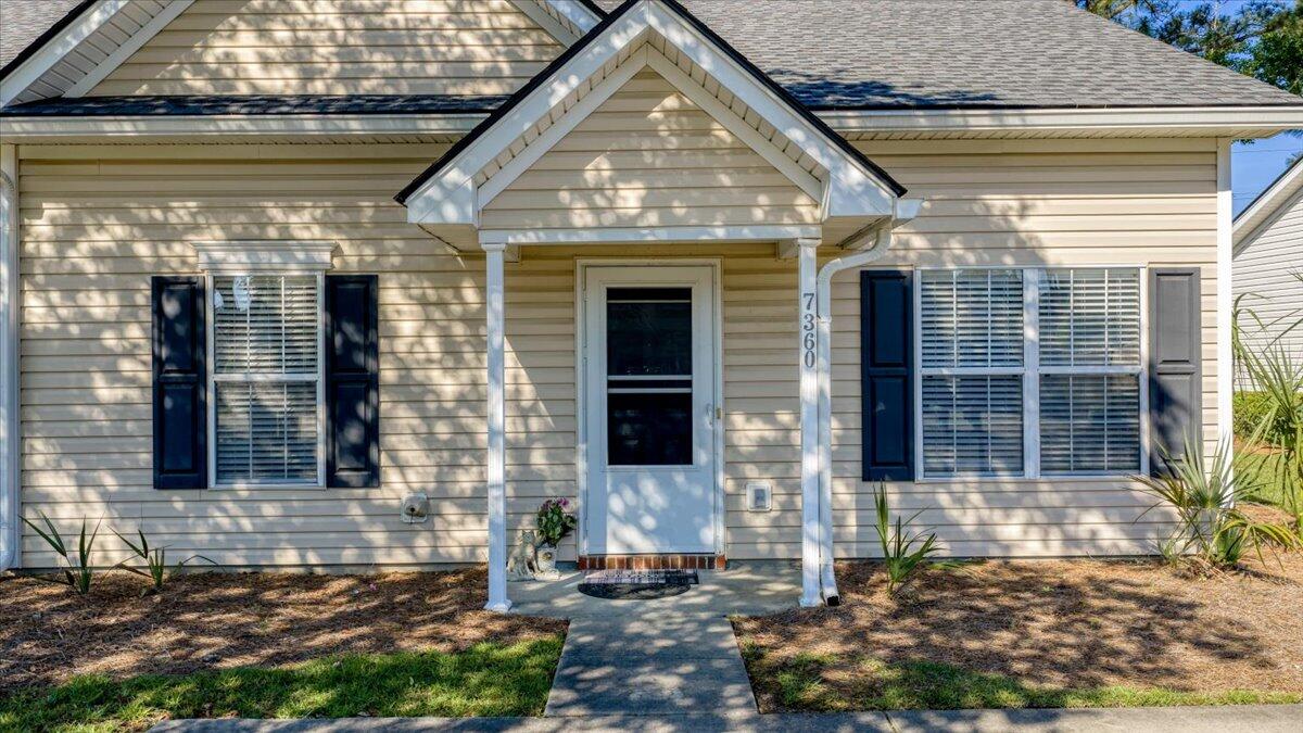 7360 Suncatcher Drive Hanahan, SC 29410 - Photo 3 of 40 03-7360 Suncatcher Dr-3