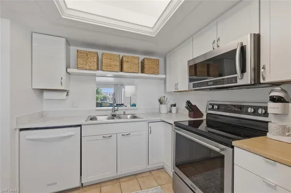 $5,000 | 3030 Binnacle Drive, Unit 201, Naples, FL 34103