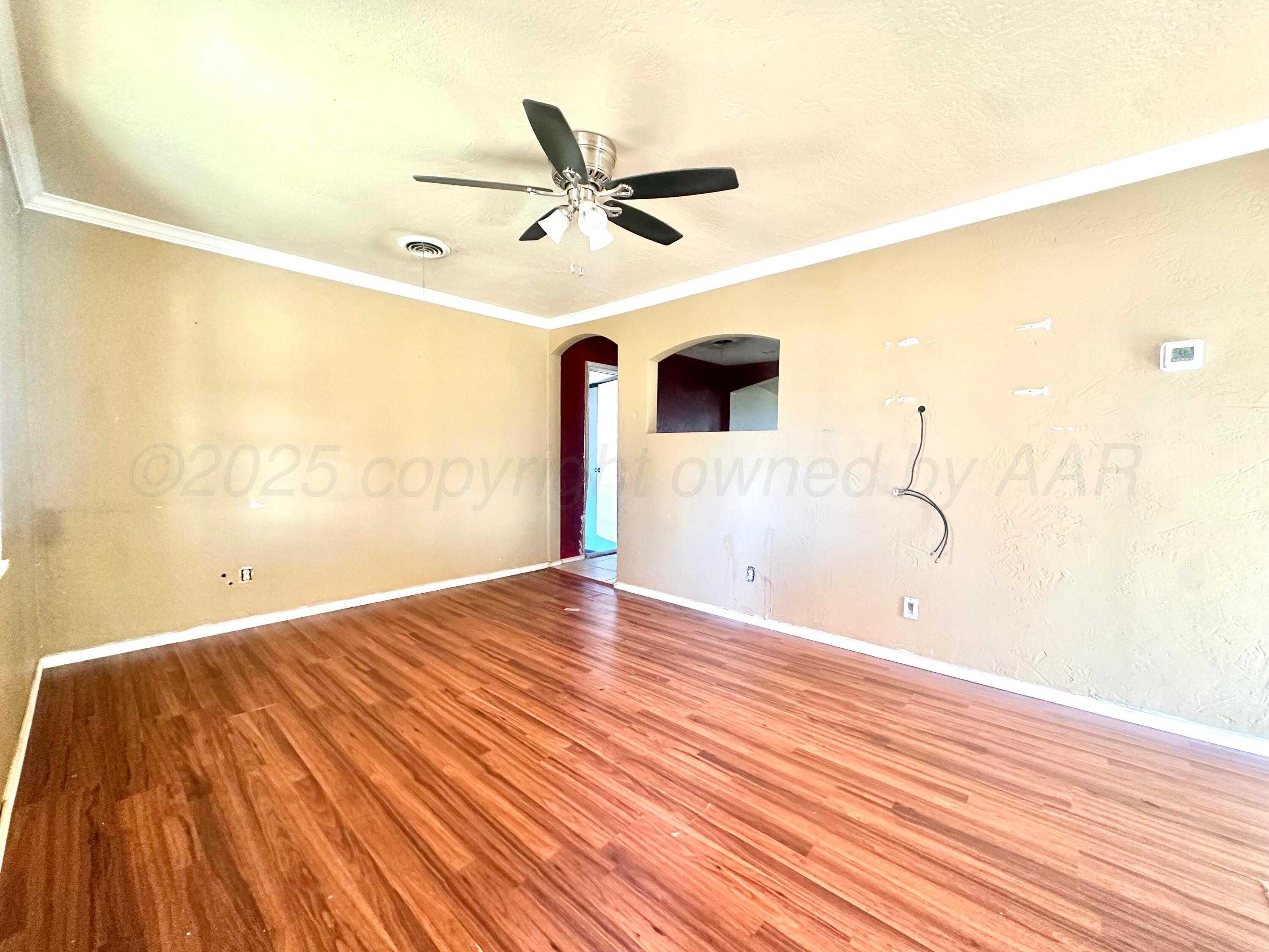 4439 Crockett Street Amarillo, TX 79110 - Photo 5 of 27 IMG_6217