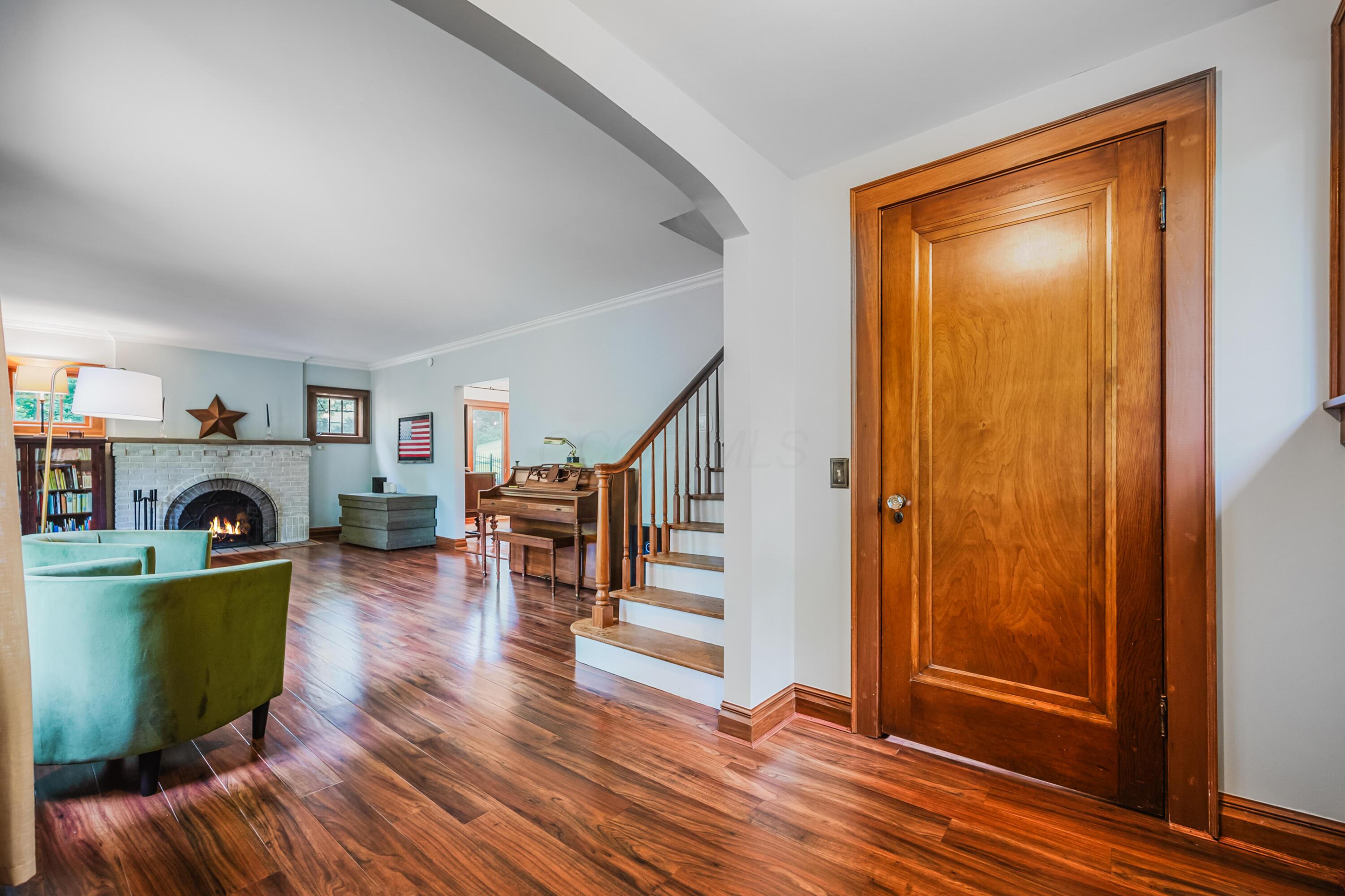 8289 Olentangy River Road Columbus, OH 43235 - Photo 6 of 71
