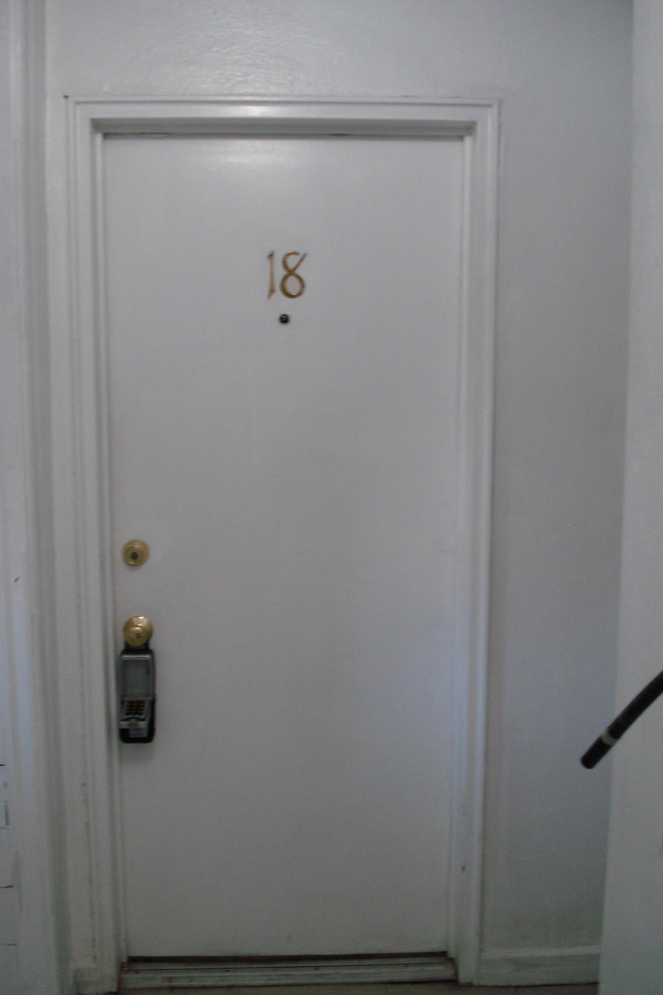2425 Longview Avenue Southwest, Unit 18 Roanoke, VA 24014 - Photo 3 of 17 DSC02287