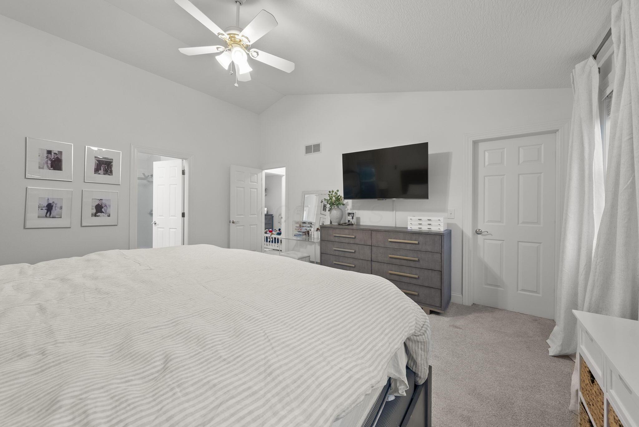 2586 Panhandle Road Delaware, OH 43015 - Photo 27 of 73 Primary Bedroom