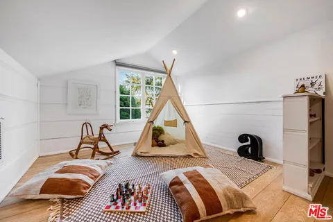 $1,629,000 | 4740 Denny Avenue, Toluca Lake, CA 91602