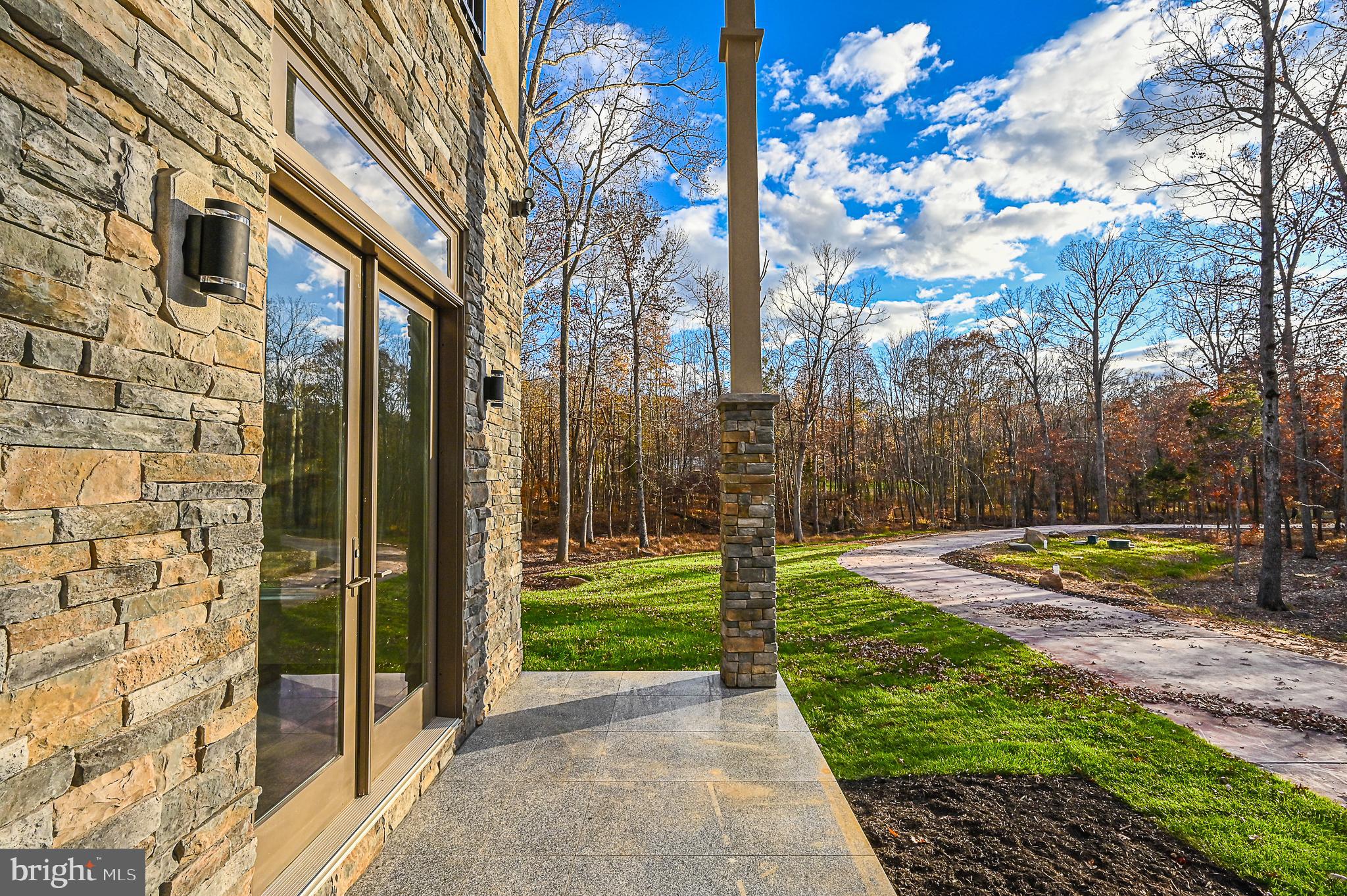 6007 Doyle Road Clifton, VA 20124 - Photo 14 of 125 Front Porch - Exterior
