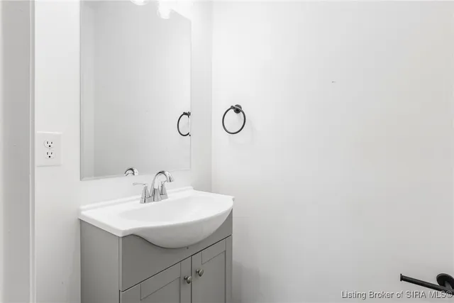 $219,999 | 1845 Heathglen Circle, North Vernon, IN 47265