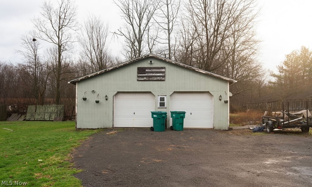 1195 South Johnson Road Sebring, OH 44672 - Photo 3 of 34 View of detached garage