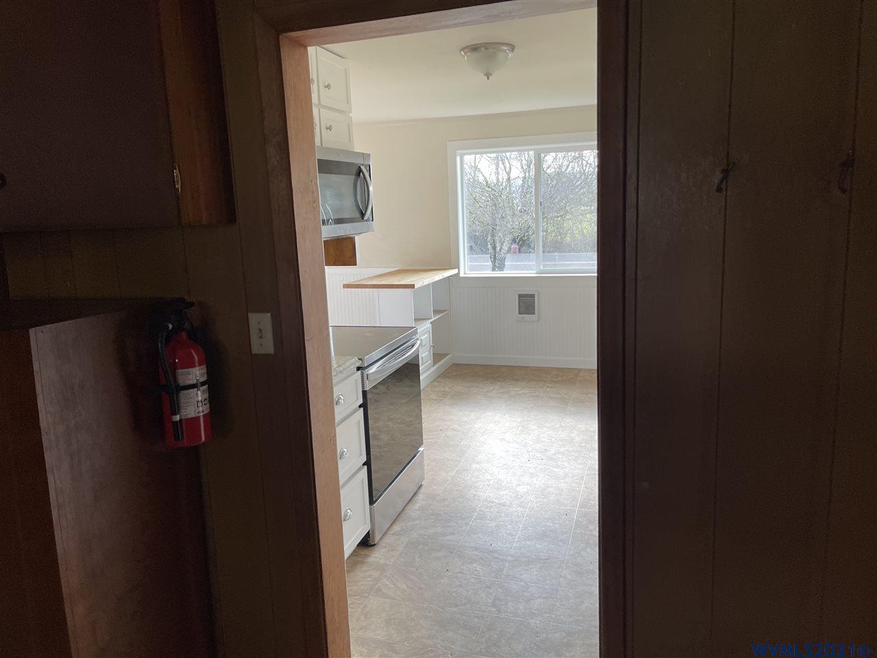 17235 Bridgeport Road Dallas, OR 97338 - Photo 10 of 42