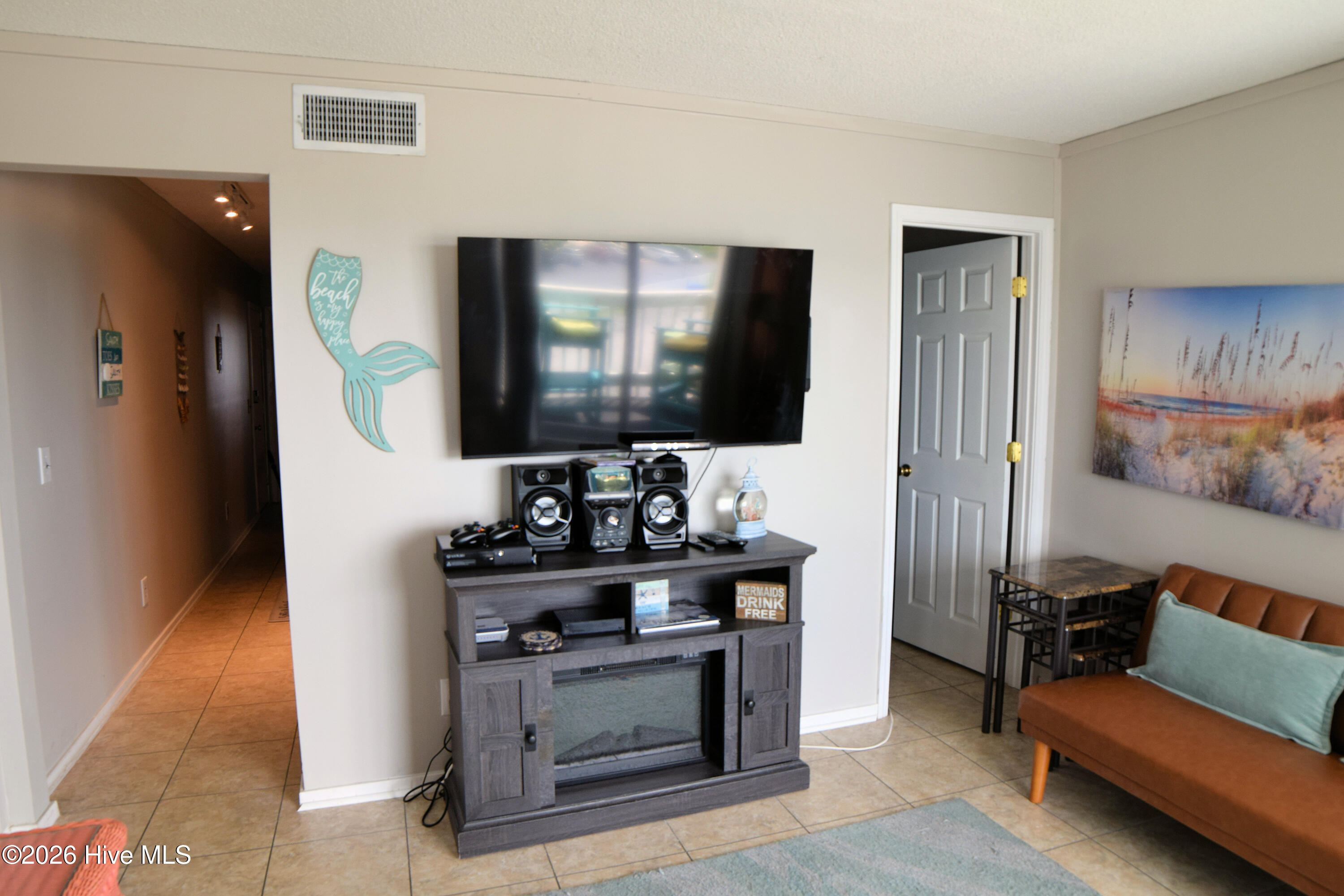1904 East Fort Macon Road, Unit 348 Atlantic Beach, NC 28512 - Photo 16 of 27 Family Room