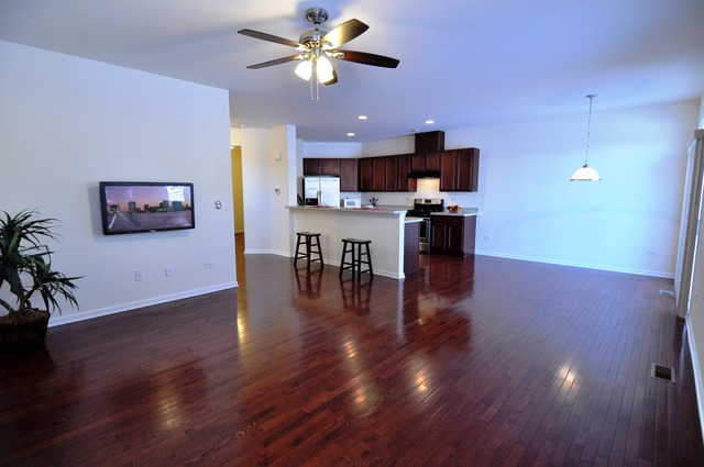 1038 Ravendale Court Naperville, IL 60540 - Photo 9 of 22