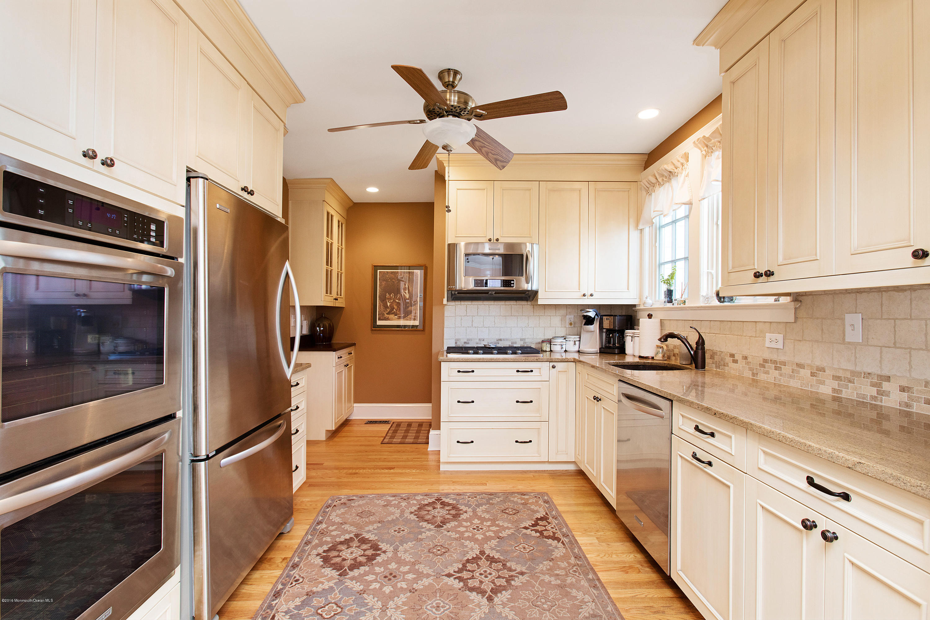 342 Conover Place Red Bank, NJ 07701 - Photo 5 of 21 342 Conover Pl Red Bank NJ-print-015-27-