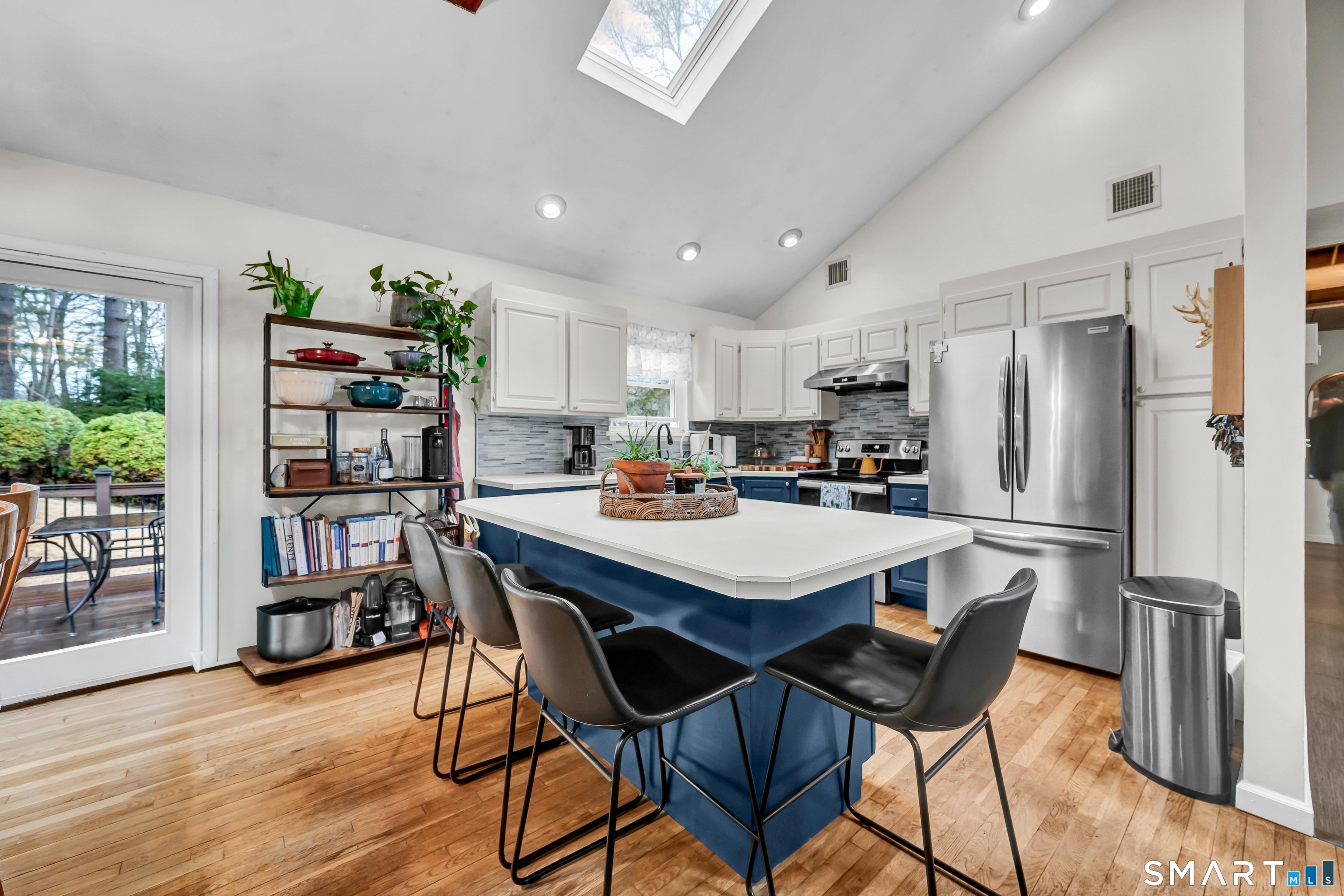 13 Pocono Road Newtown, CT 06470 - Photo 3 of 39