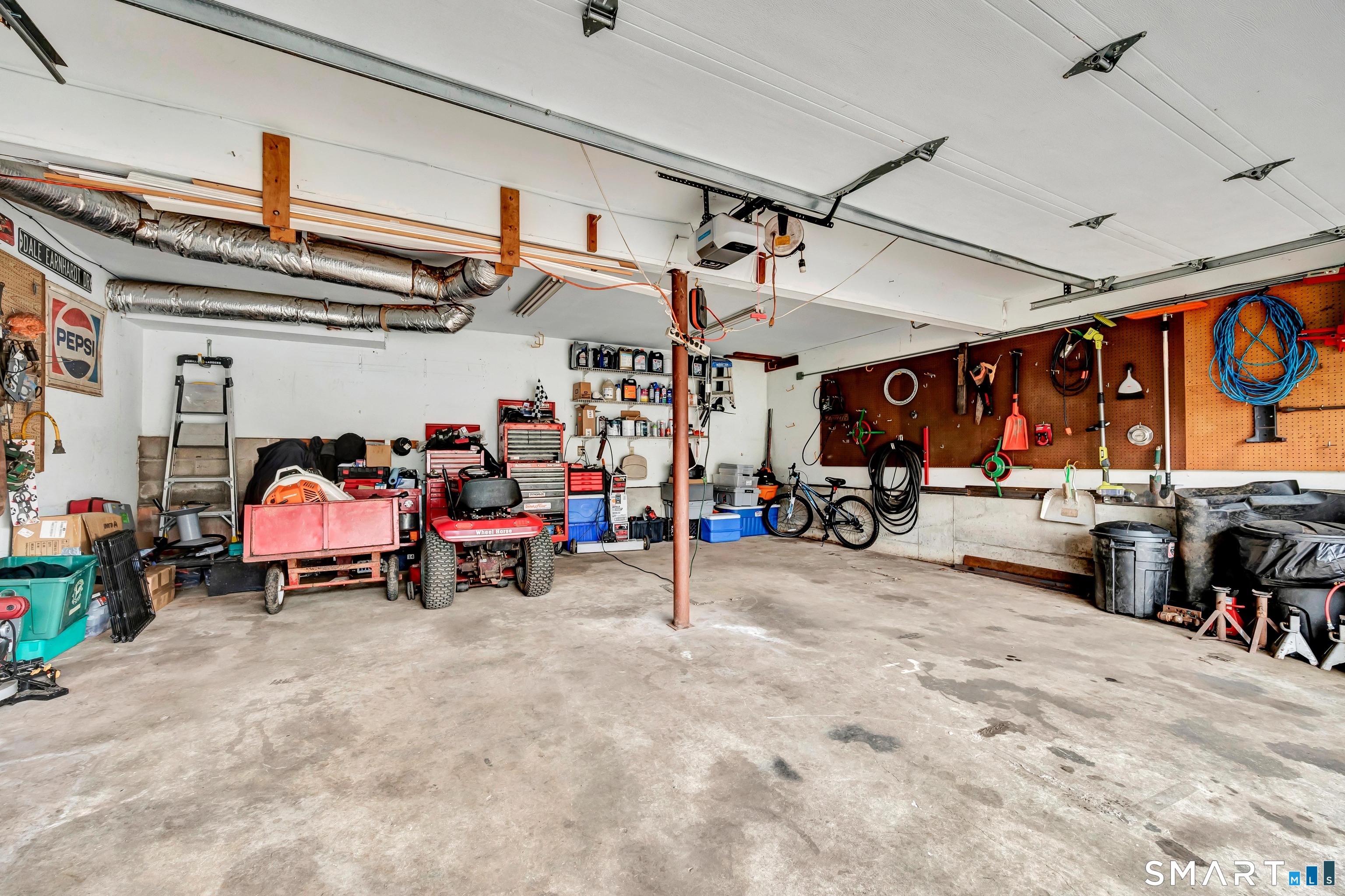 13 Pocono Road Newtown, CT 06470 - Photo 34 of 39