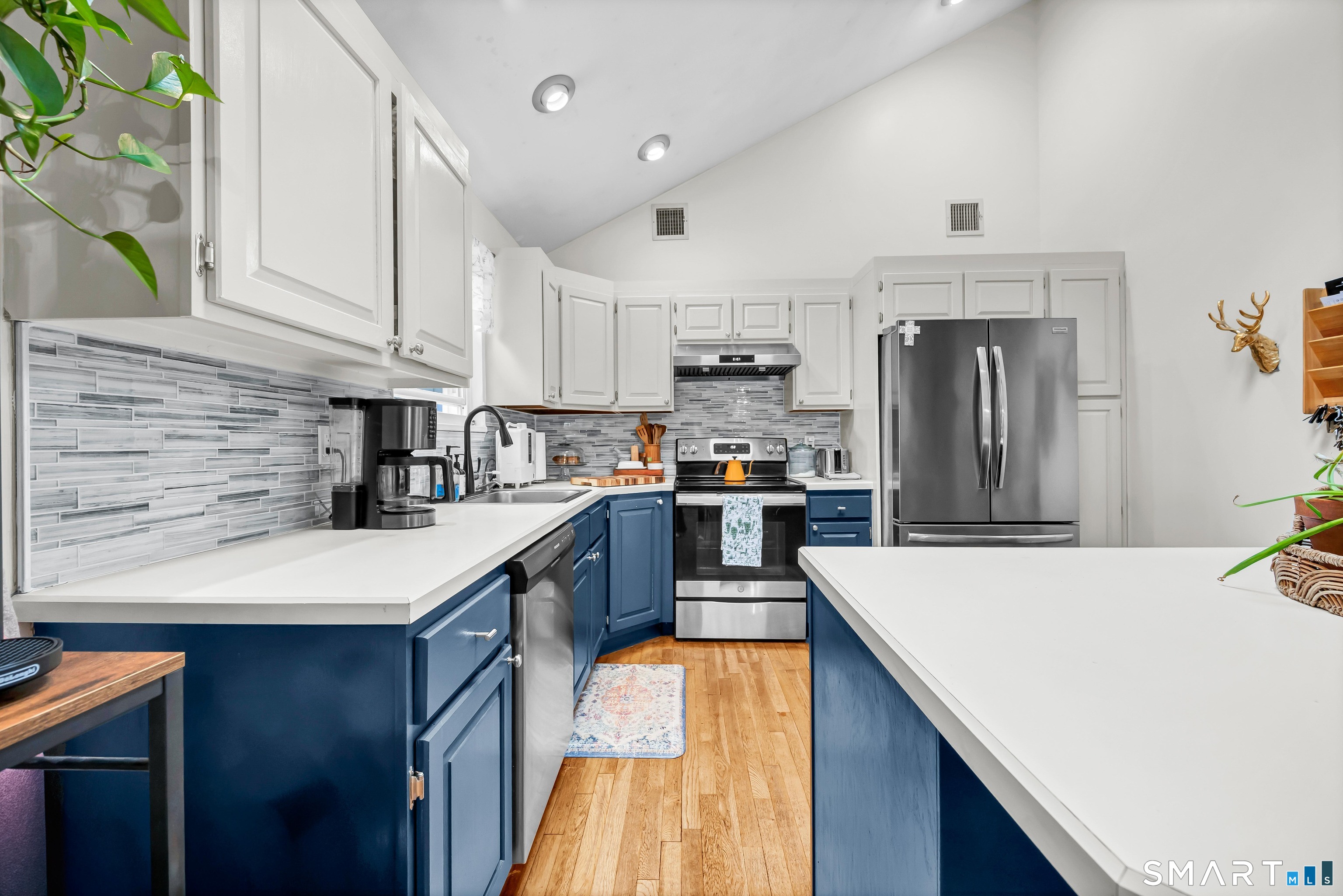 13 Pocono Road Newtown, CT 06470 - Photo 6 of 39