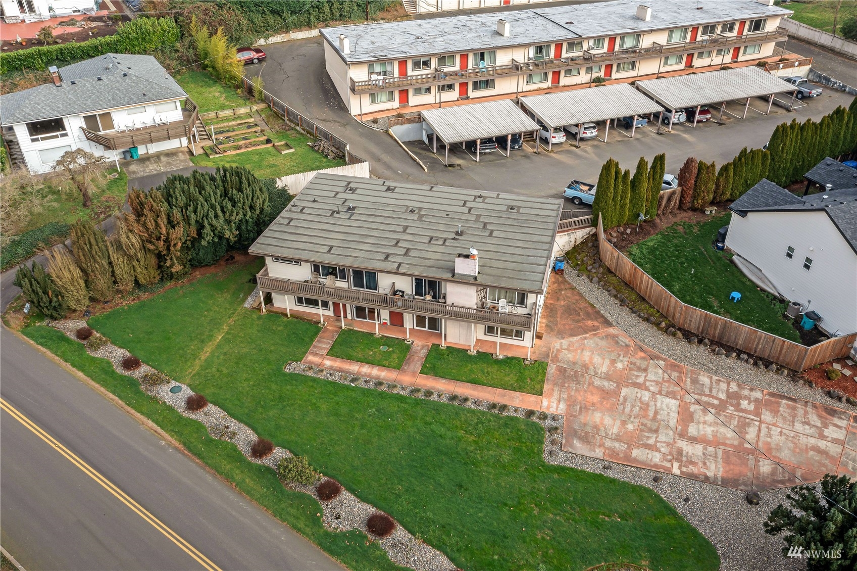 2102 Kelly Road, Unit 20 Vancouver, WA 98665 - Photo 3 of 25 a view of a house with a yard