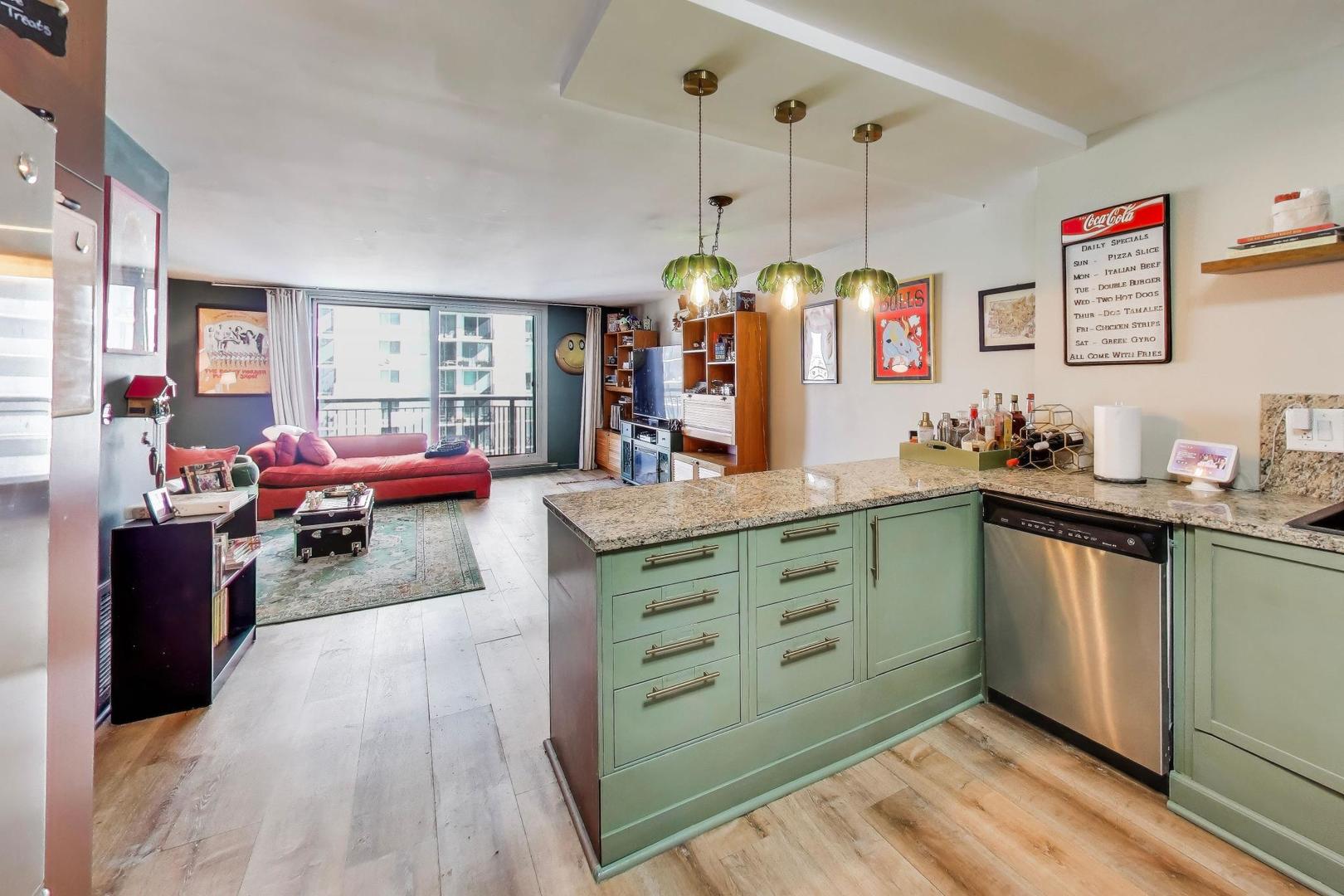 6007 North Sheridan Road, Unit 16F Chicago, IL 60660 - Photo 15 of 41