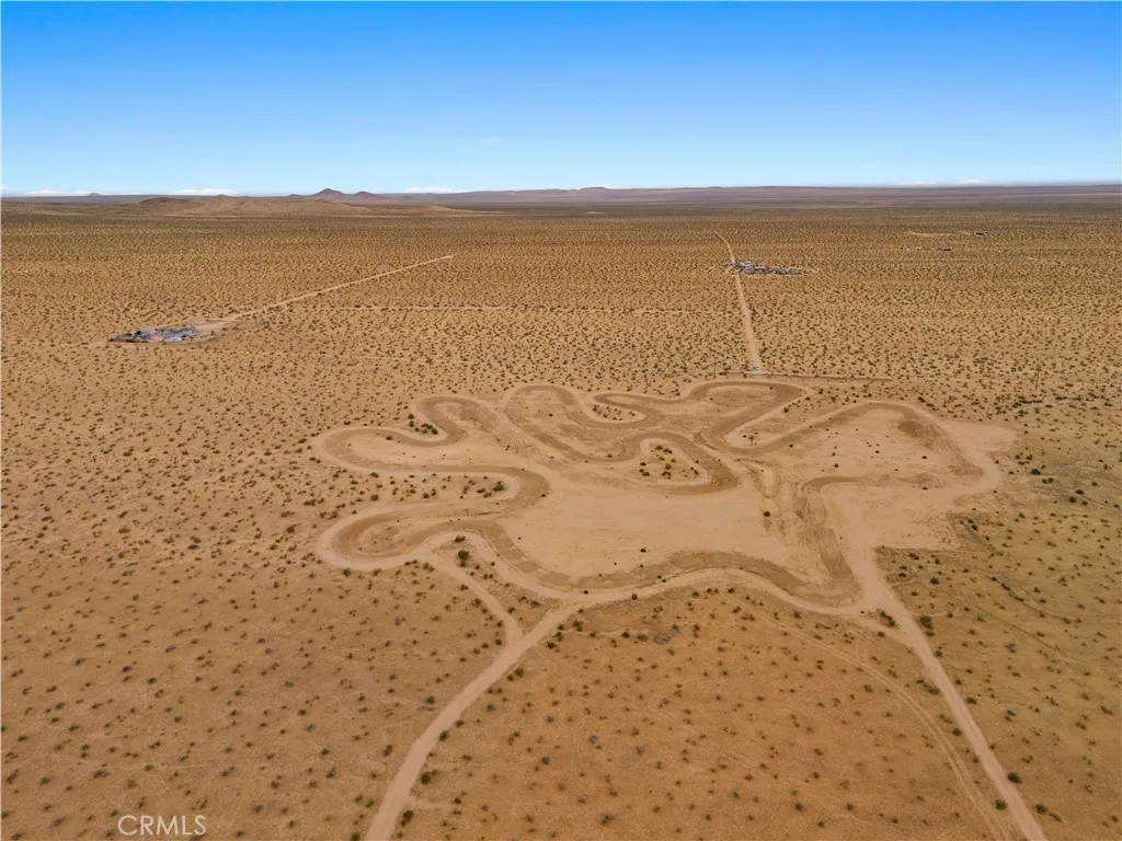 4625813 Drifting Sands Road Adelanto, CA 92301 - Photo 4 of 20