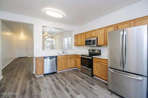 $1,930 | 2331 West St Catherine Avenue, Phoenix, AZ 85041