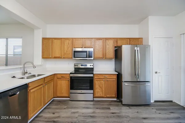 $1,930 | 2331 West St Catherine Avenue, Phoenix, AZ 85041